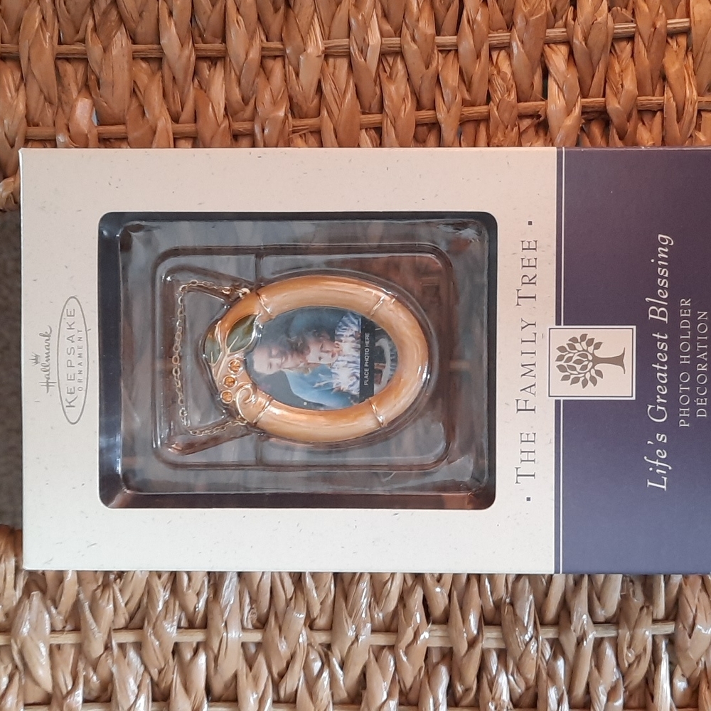 Set of 3 Hallmark Family Tree Photo Holder Ornament